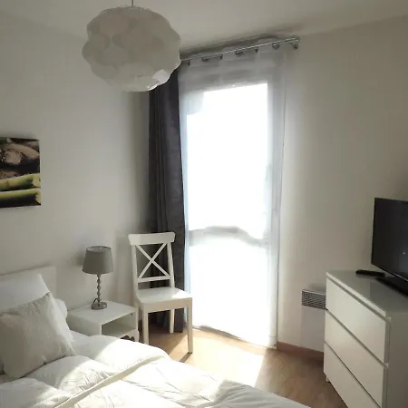Apartment T2 Meuble Avec Balcon *